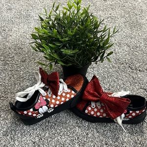Toddler girl size 11 Minnie Mouse shoes